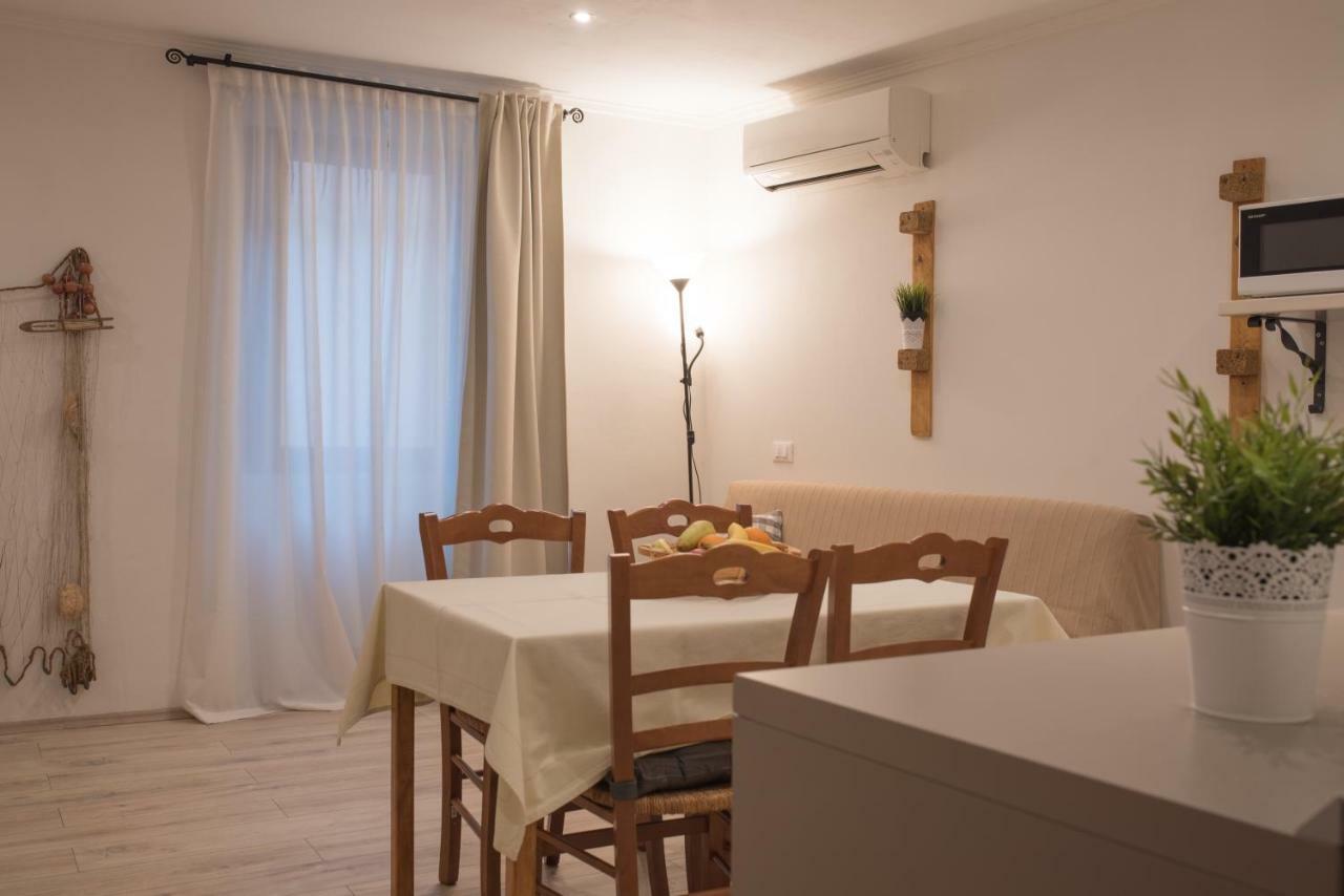 Apartment Vale โรวีน ภายนอก รูปภาพ